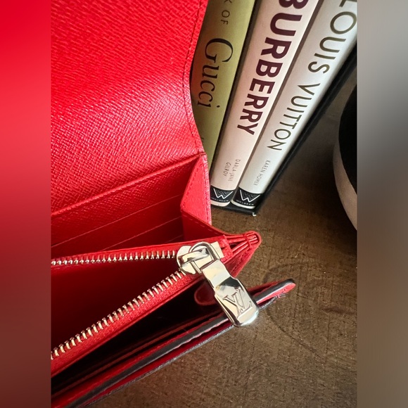 Louis Vuitton Sarah Epi Wallet (with COA) - Picture 8 of 14